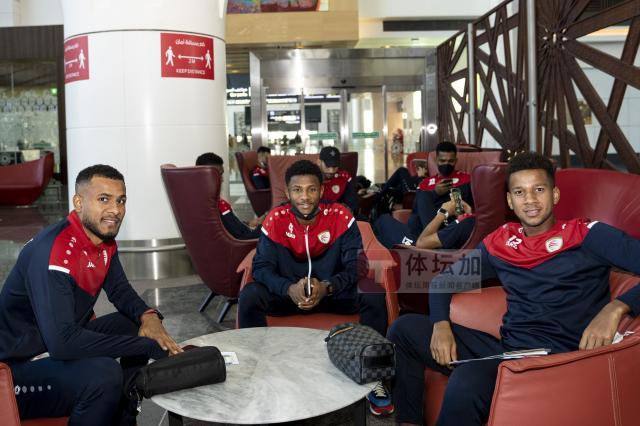 “客队”阿曼率先抵达迪拜 主帅再度否认“输球辞职”