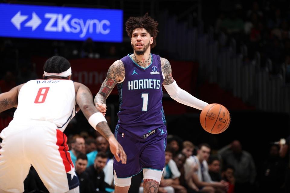 世界杯比赛直播入口-三球三节37+8+7+10三分生涯新高 黄蜂大胜奇才近14战11胜